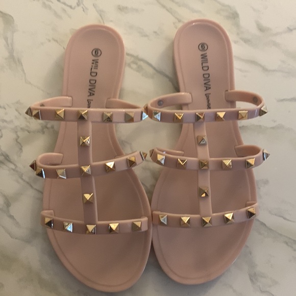 Wild Diva - Picture 2 of 2